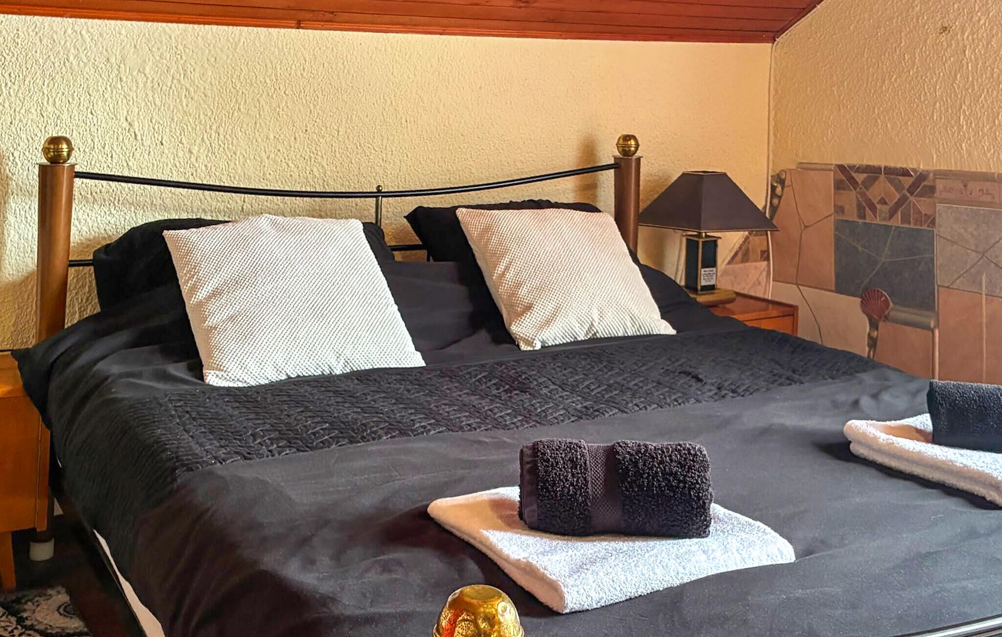 2 bedrooms, WiFi (free)