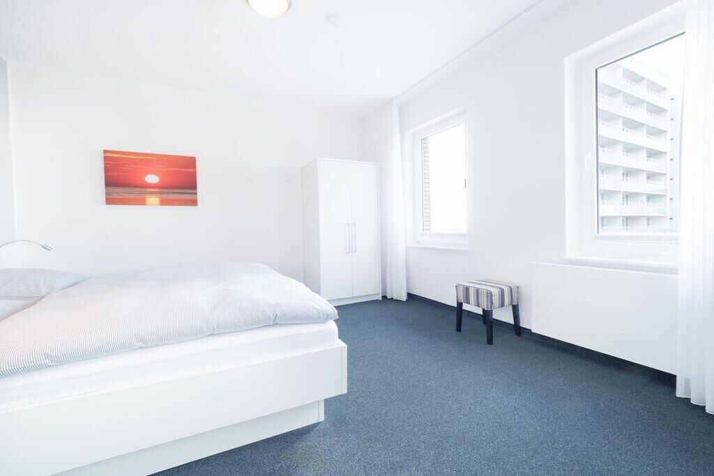 WiFi (free), bed sheets