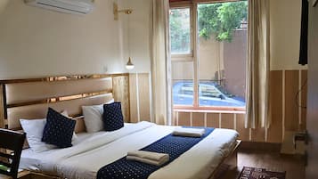 Deluxe Double Room | Premium bedding, WiFi (free), bed sheets