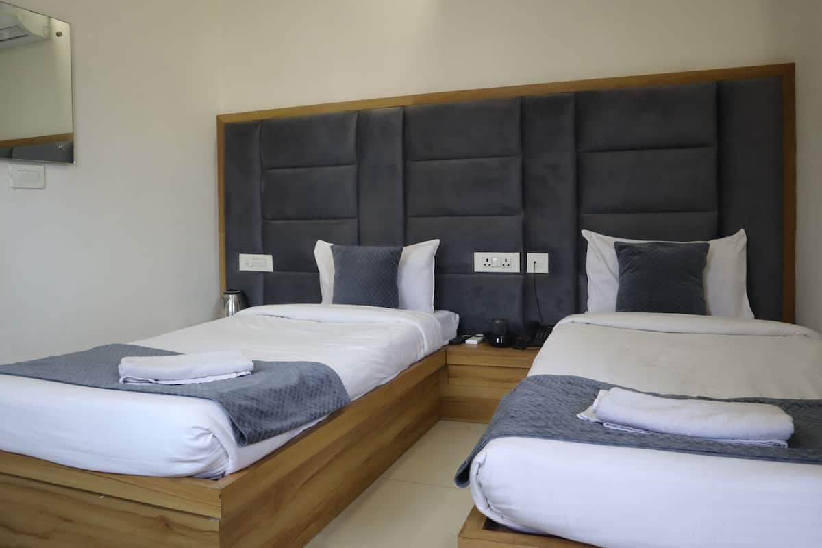 Deluxe Twin Room | Premium bedding, free WiFi, bed sheets
