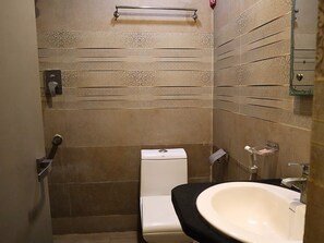 Chambre Double Standard | Salle de bain