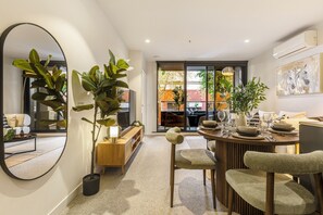 Dining - Family friendly, Central location (Collingwood)