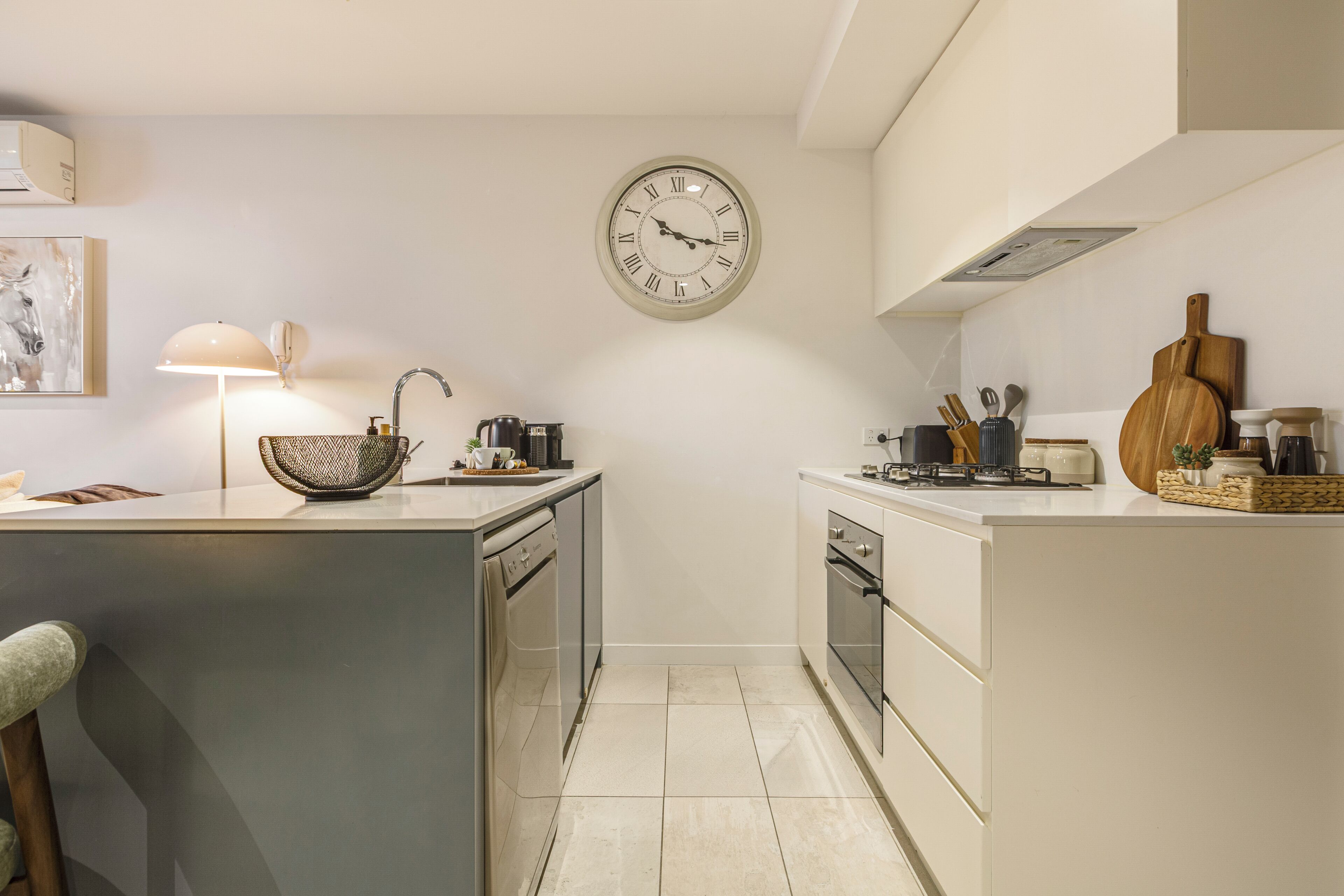 Coffee/tea maker, fridge, microwave, oven