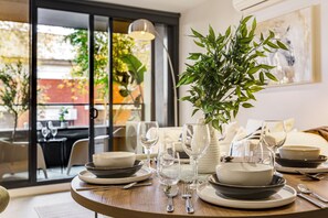 Interior - Family friendly, Central location (Collingwood)