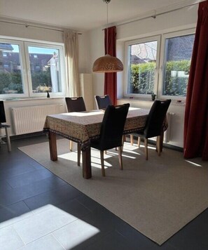 Dining - Symkowiak, Goldstr. 21 c (Horumersiel)