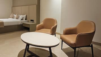 Deluxe Room, Garden View | Iron/ironing board (on request), WiFi (free)