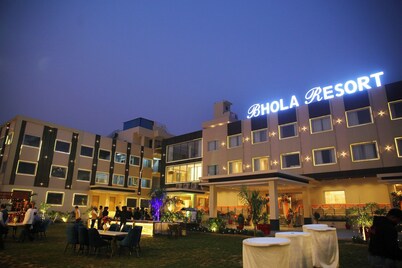 BHOLA RESORT