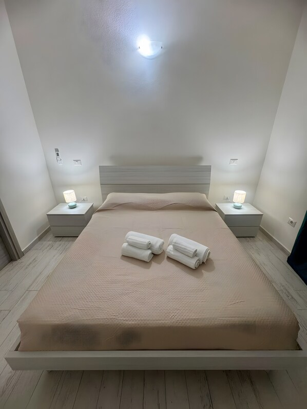 Room - Room 'Camera Matrimoniale "Sa Pompia"' with Mountain View, Wi-Fi and Air Conditioning (San Narciso)