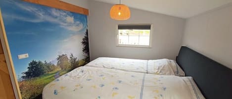 1 bedroom, WiFi (free), bed sheets