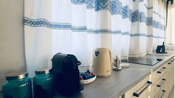 Wasserkocher mit Kaffee-/Teezubehör, Wasserkocher