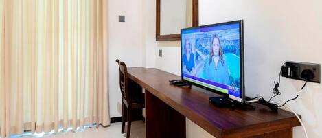 Deluxe Twin Room, Garden View | Interior