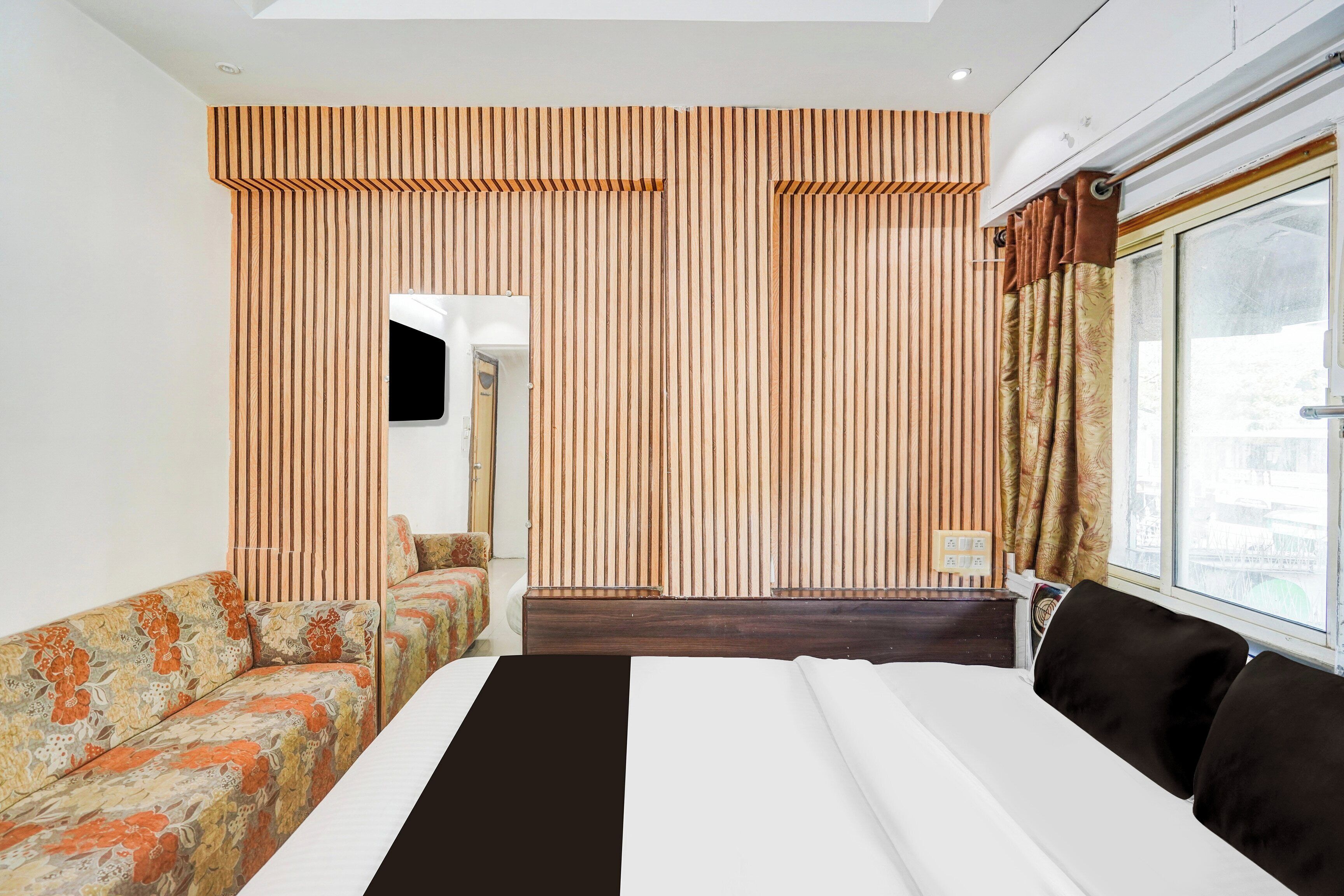 Classic Room | Desk, WiFi (free), bed sheets