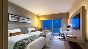 Superior Twin Room, City View | In-room safe, desk, laptop workspace, soundproofing