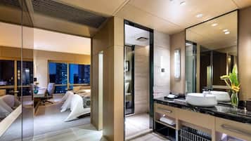 Superior Twin Room, City View | In-room safe, desk, laptop workspace, soundproofing