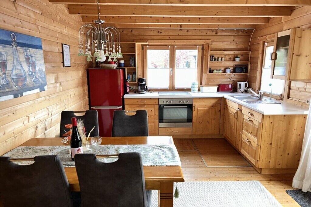 Coffee/tea maker, fridge, oven, stovetop