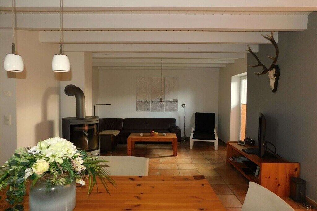 Smart-TV, Kamin, DVD-Player