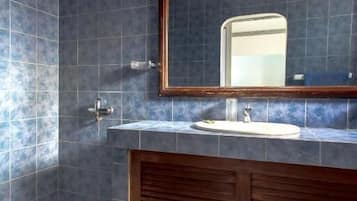 Double Room | Bathroom