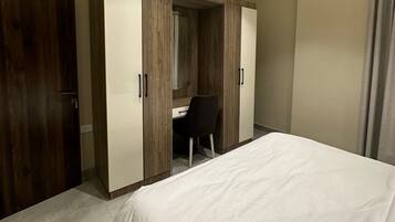 Apartment, 1 Bedroom, Accessible, Smoking | 1 bedroom