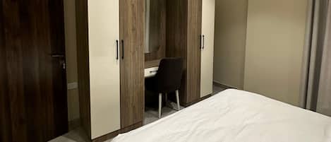 Apartment, 1 Bedroom, Accessible, Smoking