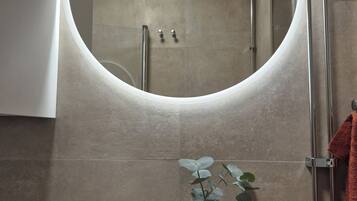 Apartment, 1 Bedroom, Patio | Bathroom