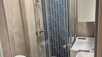 Huoneisto, 1 makuuhuone, patio | Kylpyhuone