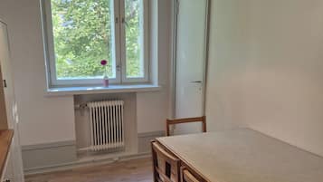 Huoneisto, 1 makuuhuone, patio | Ruokasali