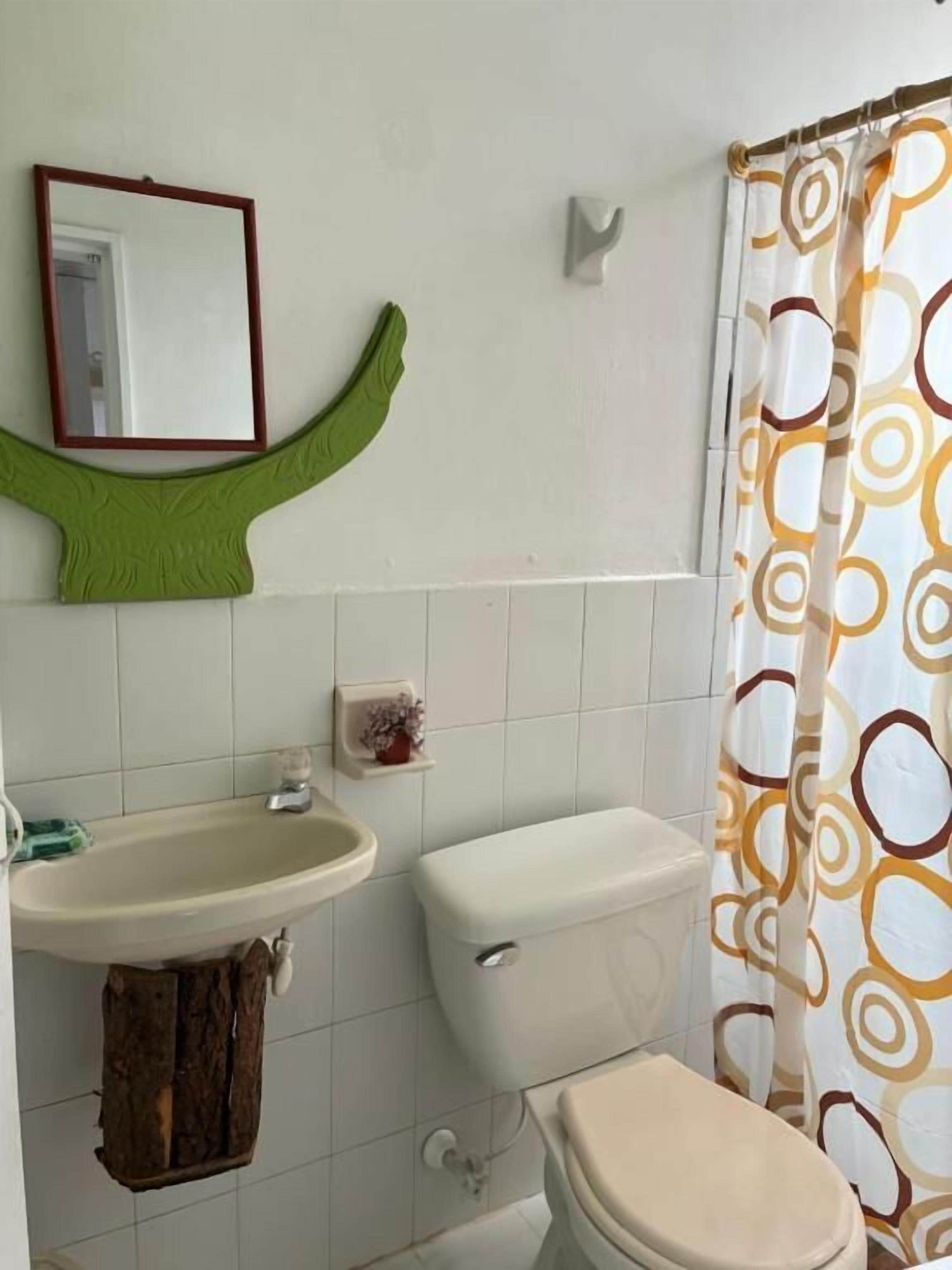 Room, 1 Bedroom | Bathroom