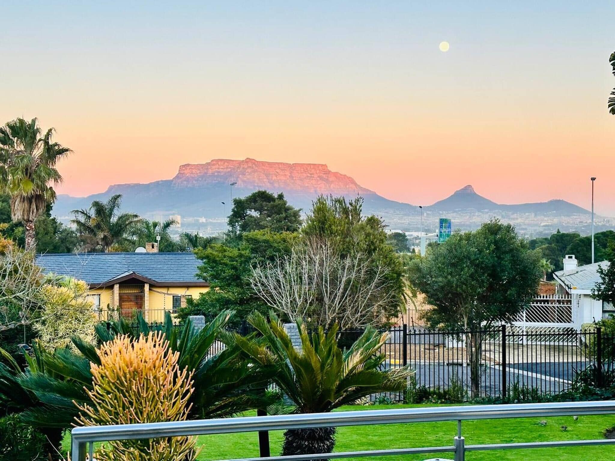 House, 3 Bedrooms, Patio, Garden View | Property grounds