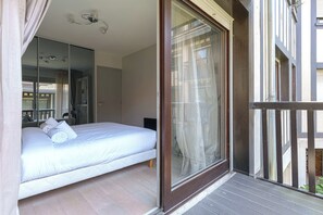 3 Schlafzimmer, Schreibtisch, Bügeleisen/Bügelbrett, Reisekinderbett