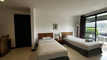 1 bedroom, desk, WiFi (free), bed sheets