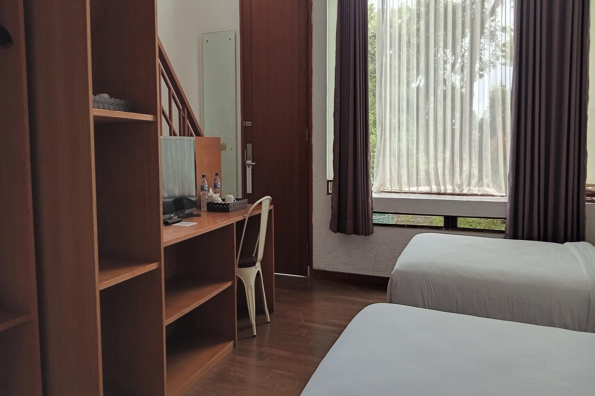 1 bedroom, desk, WiFi (free), bed sheets