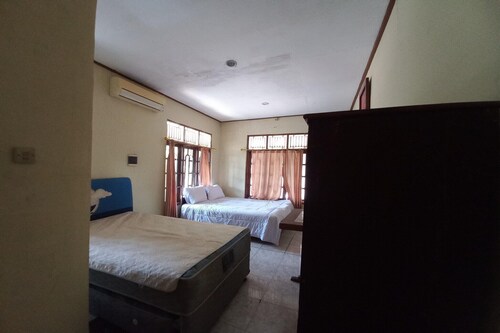 La Tansa Family Suite Near UNS