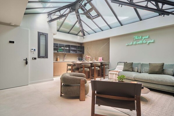 Living area - Sublim Apartment – Le Marais / Beaubourg (Paris)