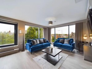 Living area - Classy Belfast Apartment (Belfast)