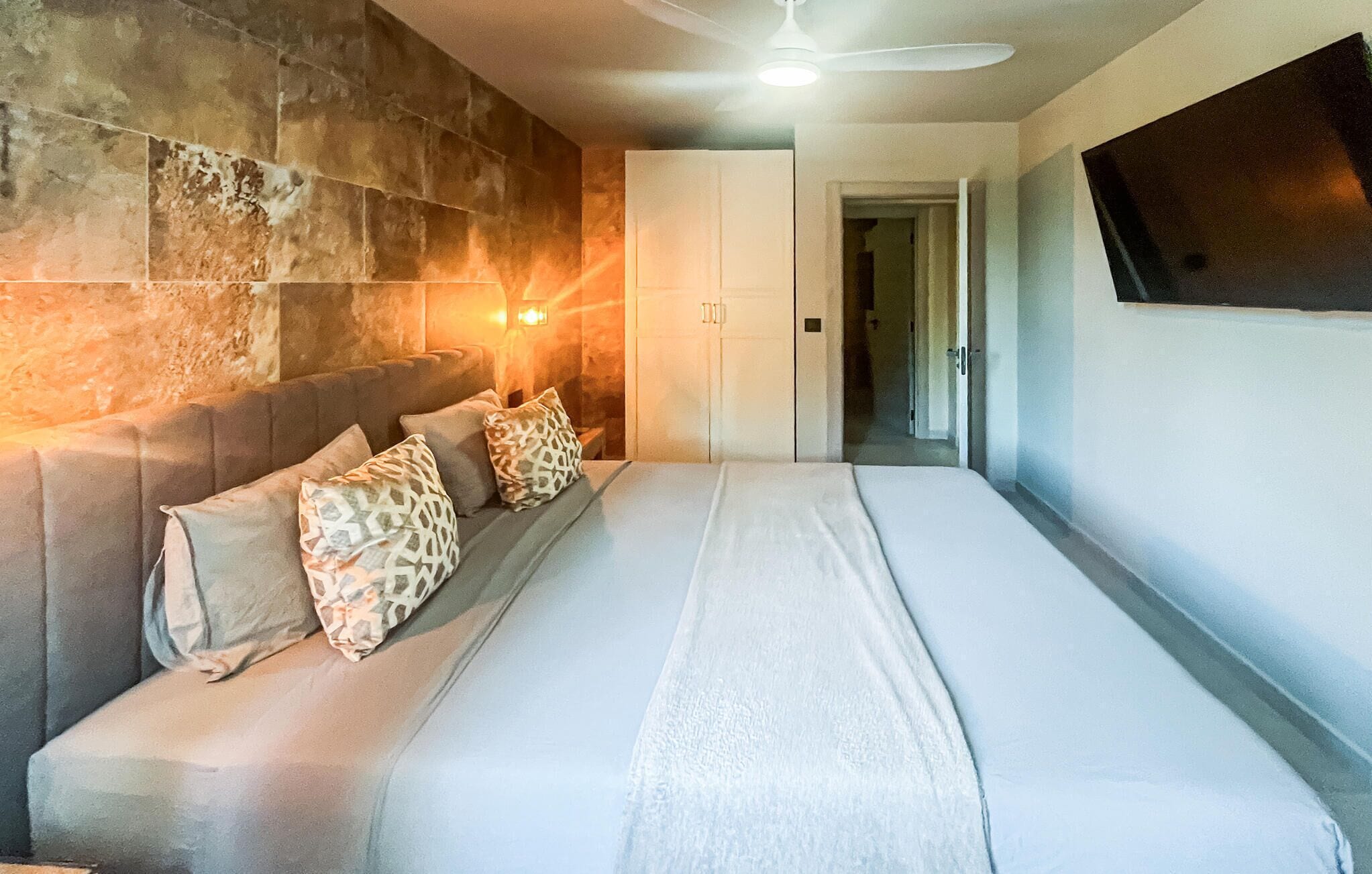 6 Schlafzimmer, Reisekinderbett, kostenloses WLAN