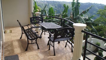 Villa, 4 habitaciones, para fumadores, alberca privada | Balcón