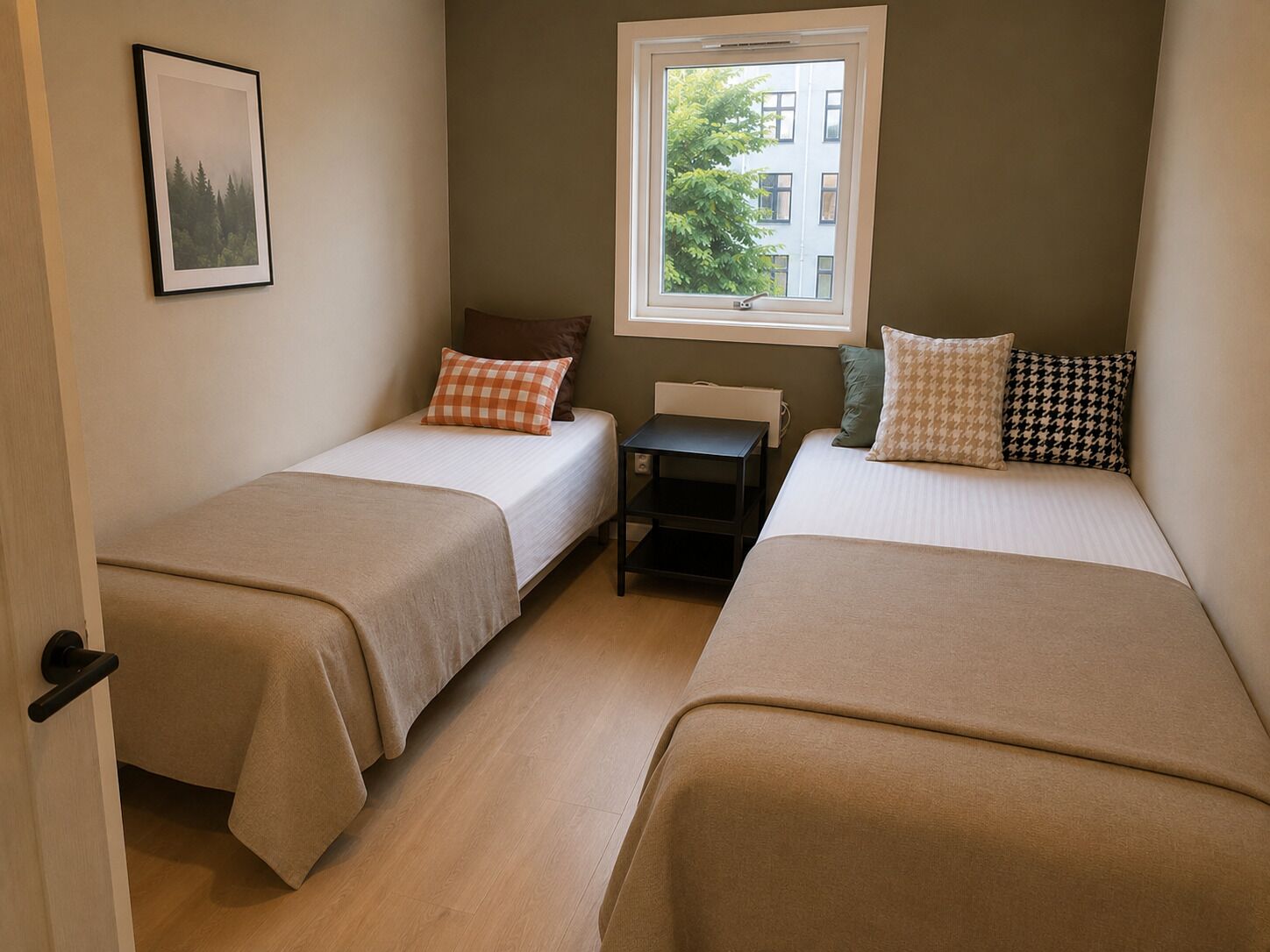 2 slaapkamers, een bureau, een strijkplank/strijkijzer, gratis wifi