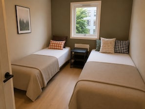 Schreibtisch, Bügeleisen/Bügelbrett, kostenloses WLAN, Bettwäsche