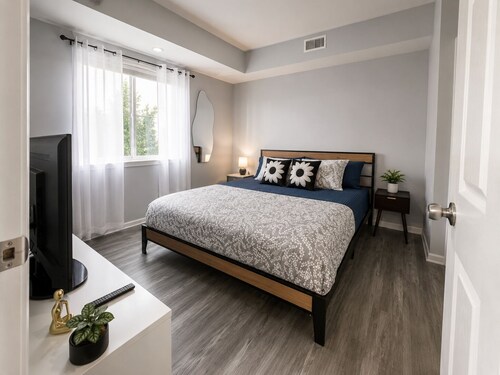 2-bedroom apartment Old town Manassas -  40 min to Dc