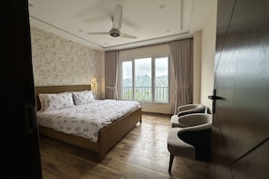 Free WiFi - 2BR Apartment Khaira Gali Murree Sleep 6 (Khaira Gali)