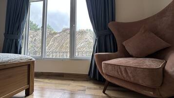 Apartamento, vistas a la montaña | Interior