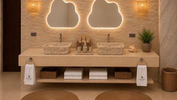 Couples treatment rooms, sauna, body treatments, hot stone massages