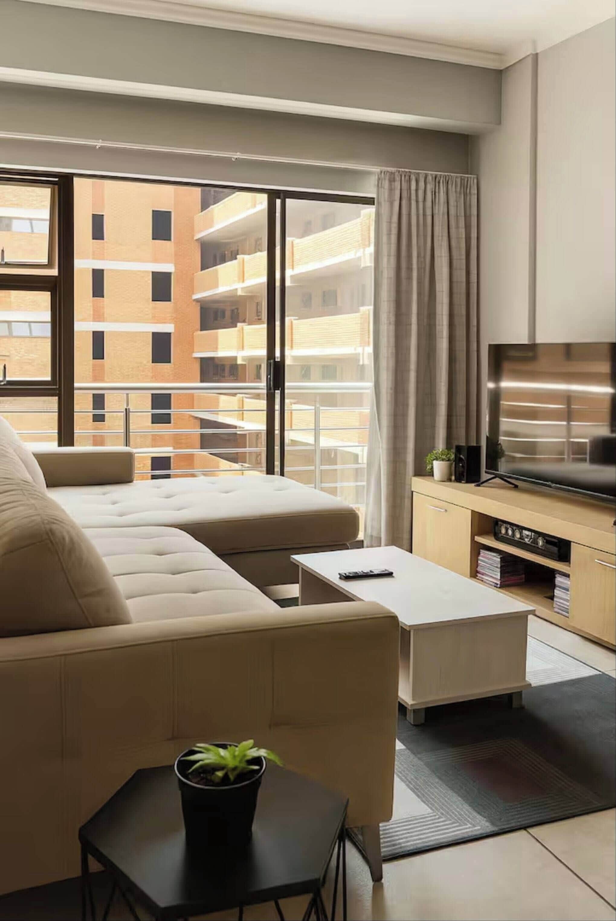 Apartment, 1 Bedroom, Smoking | Living room