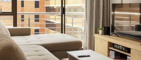 Apartment, 1 Bedroom, Smoking | Living room
