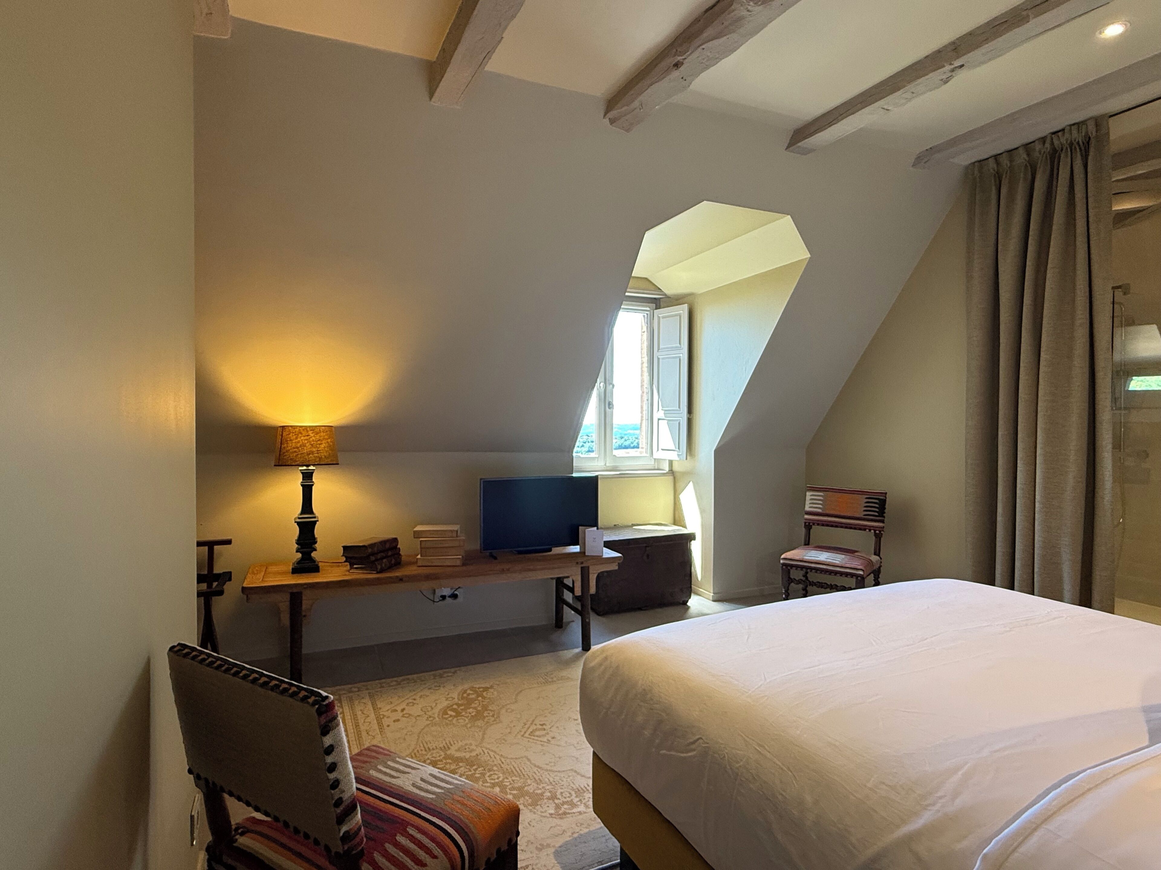 Free minibar items, in-room safe, free WiFi