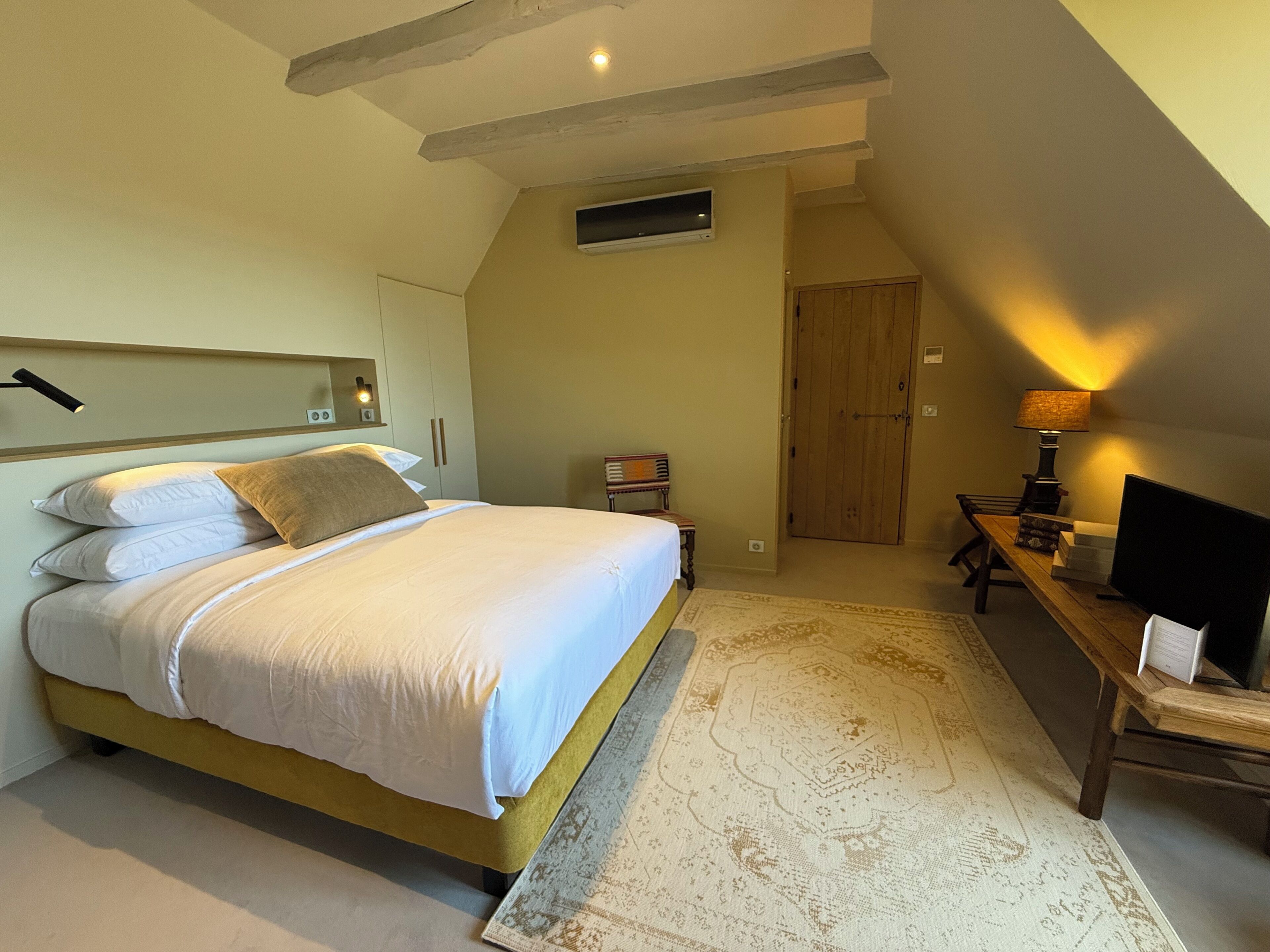 Suite, Valley View | Minibar (some free items), in-room safe, WiFi (free)