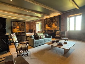 Suite Royale, vue vallée | Coin séjour