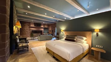 Artículos del minibar gratis y caja de seguridad en la habitación