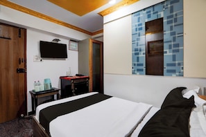 Desk, WiFi (free), bed sheets - Collection O BangaloreEastRailwayStation (Bangalore)