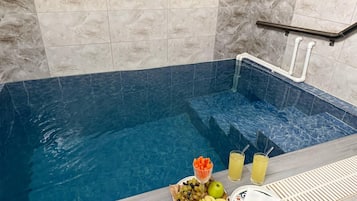 Luxury Apartment | Pool | 14 outdoor pools